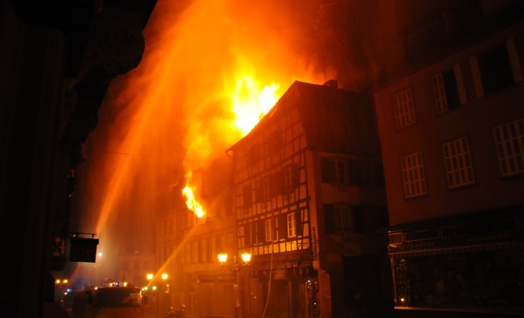 Incendie dans un immeuble ancien